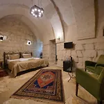 Hotel Emit Cave