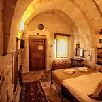 Emit Cave Hotel 2*