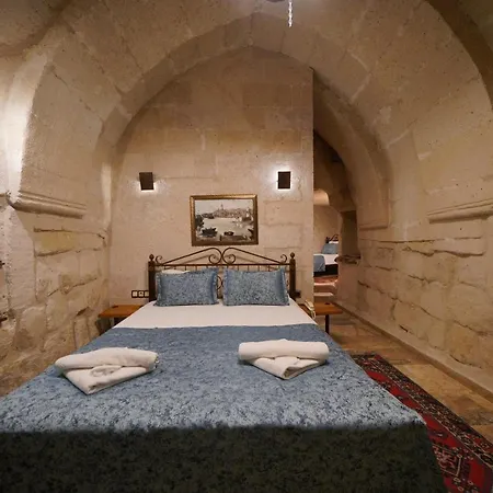 Emit Sakura Cave Hotel