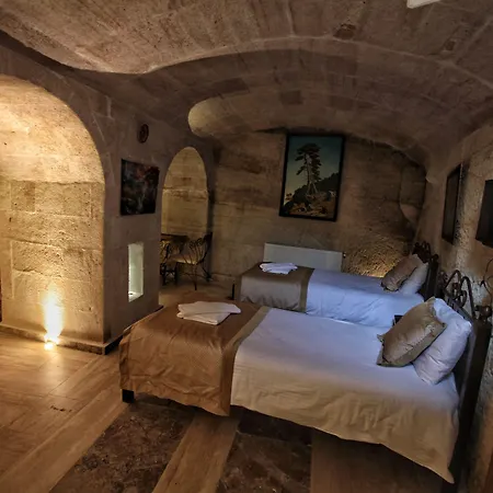Emit Sakura Cave Hotel