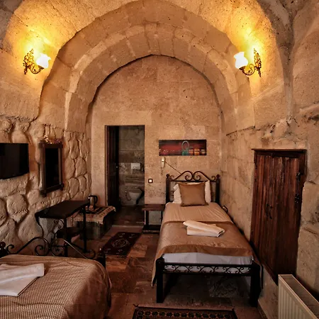 ホテル Emit Cave 2*