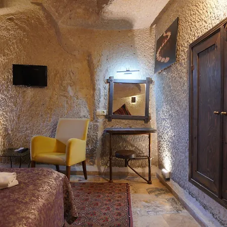 Emit Sakura Cave Hotel