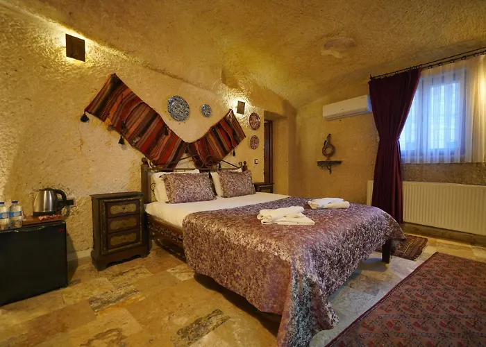 ホテル Emit Cave 2*