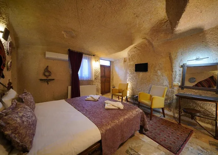 Emit Cave 2* ギョレメ