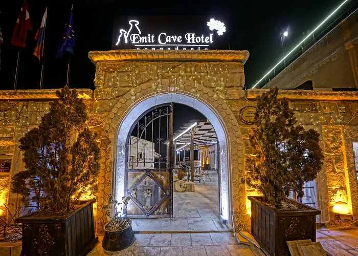 ホテル Emit Cave 2*